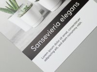 Quadratischer Flyer aus Bilderdruckpapier.