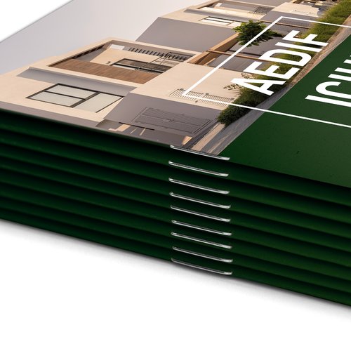 Papier-Broschre mit Rckendrahtheftung.