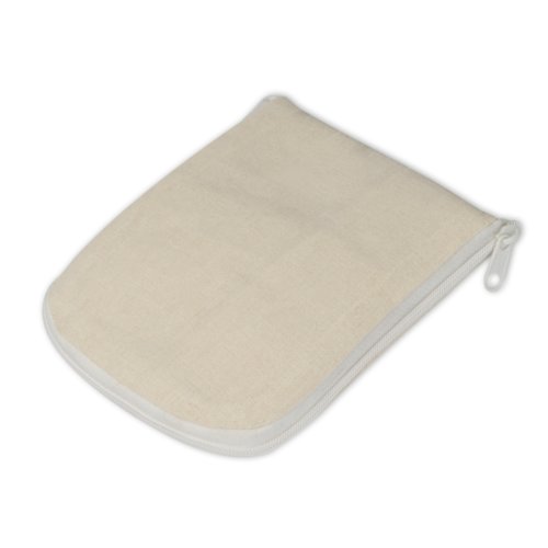 Beige Stofftasche mit Reiverschluss.