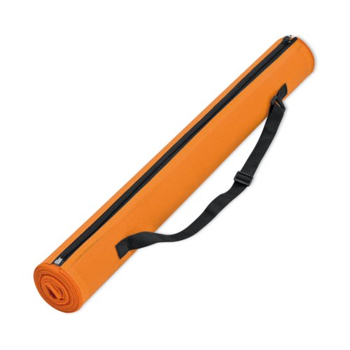 Orangefarbene Strandmatte mit Muster und Tragegurt.