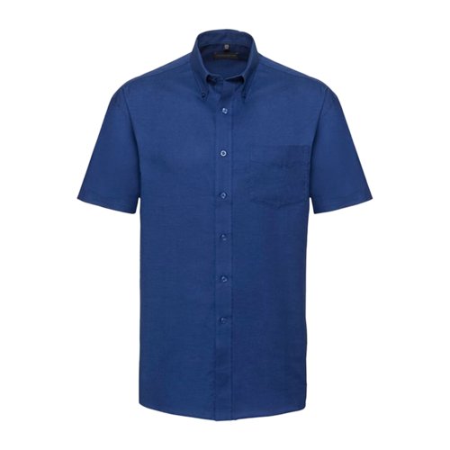 Blaues Baumwoll-Polyester-Kurzarmhemd für Herren mit Knopfleiste und Brusttasche.