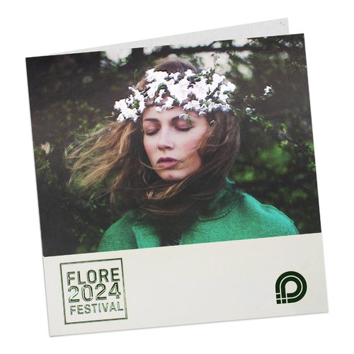 Papier-Klappkarten im Hochformat mit partiellem Relieflack.