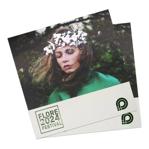Papier-Klappkarten im Hochformat mit partiellem Relieflack.