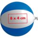 Blau-weisser Wasserball aus Kunststoff mit aufblasbarem Ventil.