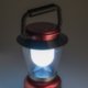 Rote Camping-LED-Laterne mit Standfu und Tragegriff.