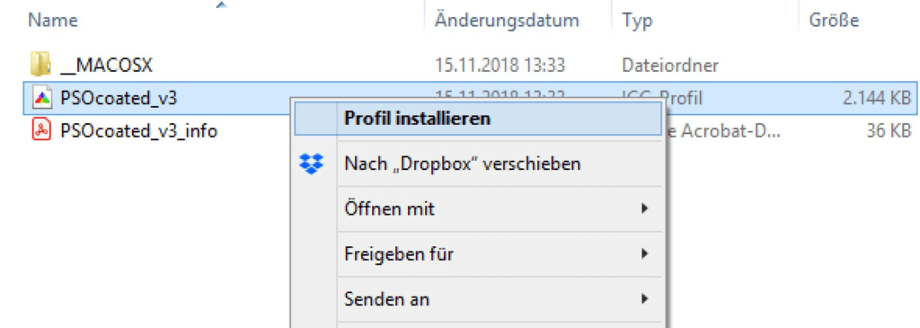 Das Kontextmenü im Windows Explorer ist geöffnet und die Option „Profil installieren“ ist markiert. Die aufgelisteten Dateien umfassen einen Ordner namens „_MACOSX“ und zwei Dateien: „PSOcoated_v3“ und „PSOcoated_v3_info“.