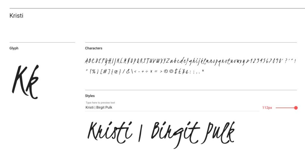 Auf dem Bildschirm wird die Schriftart „Kristi Script“ angezeigt. Sie enthält Groß- und Kleinbuchstaben, Zahlen und Sonderzeichen. Beispielnamen wie „Kristi Birgit Puh“ werden groß angezeigt.