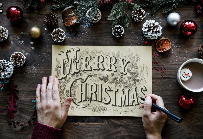Weihnachtsgruesse_individuell-696x479